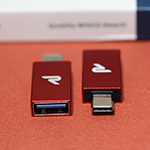 USB-C to USB Connecter RED